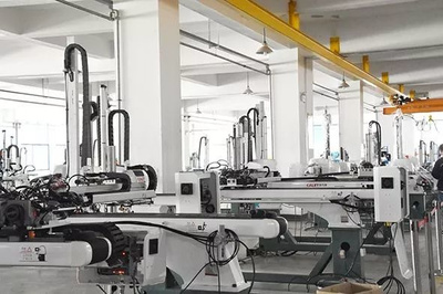 智能機(jī)械手 引領(lǐng)自動(dòng)化浪潮，智能工廠的未來(lái)已至